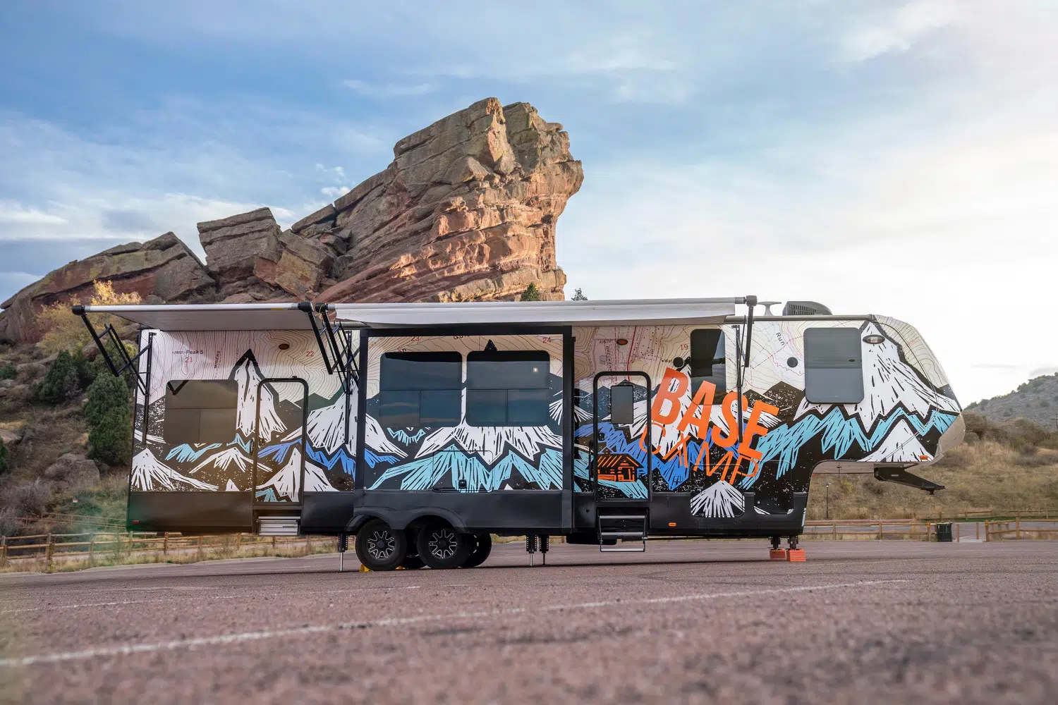 RV-5th-wheel-mountains-vinyl-wrap